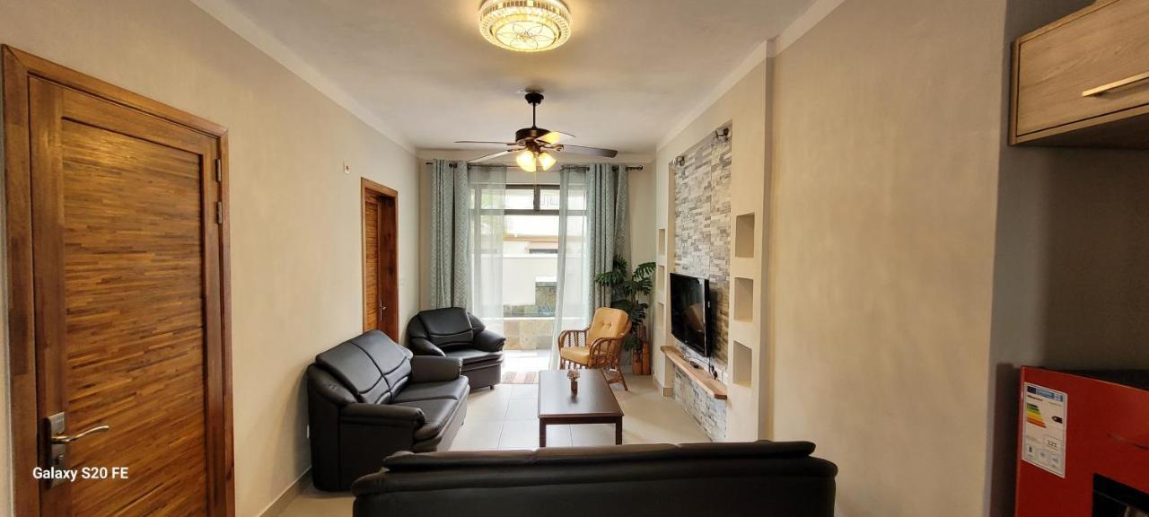 Pearl Gate Residence, Aprt No2 Flic en Flac Luaran gambar