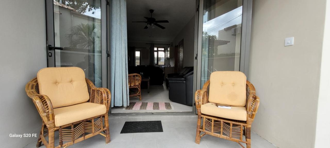 Pearl Gate Residence, Aprt No2 Flic en Flac Luaran gambar